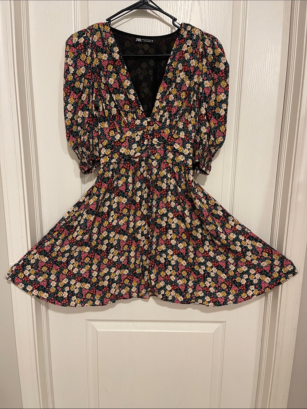 Zara Black Floral V-Neck Puff Sleeve Mini Dress